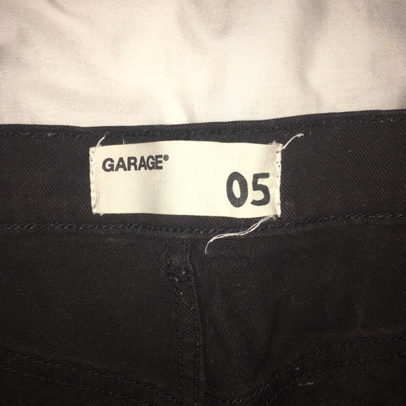 Garage shorts - Picture 2 of 2